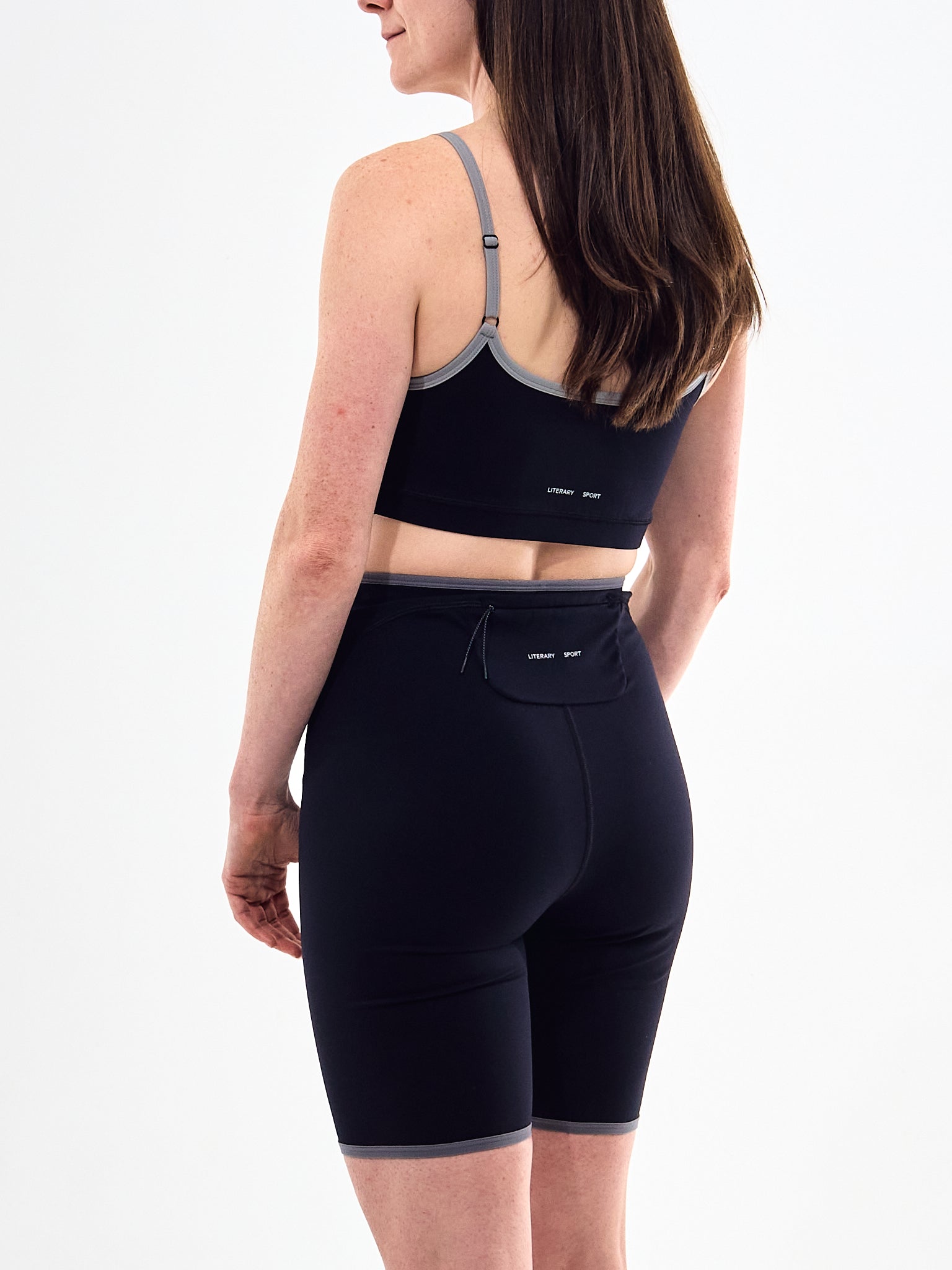 LITERARY SPORT Maggie Short Black